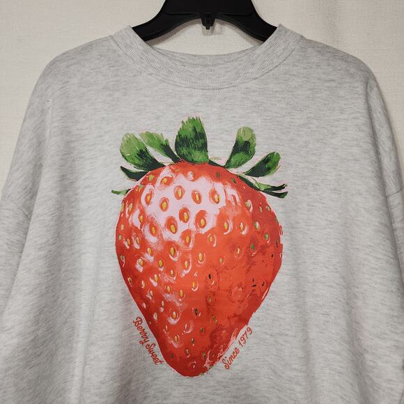 Strawberry shortcake strawberry sweatshirt women's size small - Picture 8 of 9